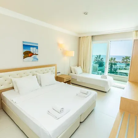 Resort Dragut Point South