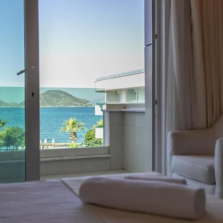Dragut Point South 4*