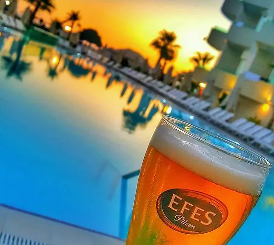 Semesteranläggning (resort) Dragut Point South 4*