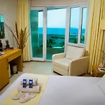 Dragut Point South אתר נופש