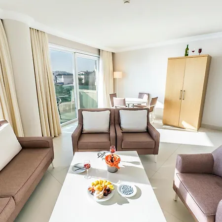 Resort Dragut Point South