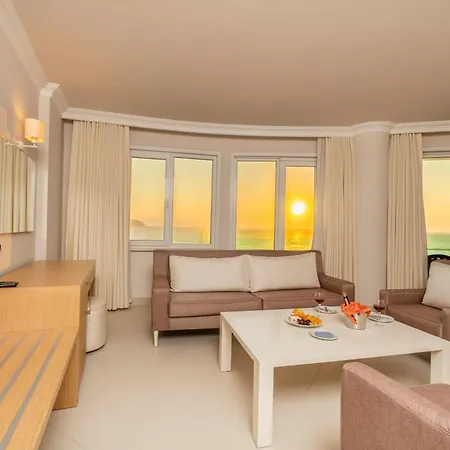 Dragut Point South Resort 4*