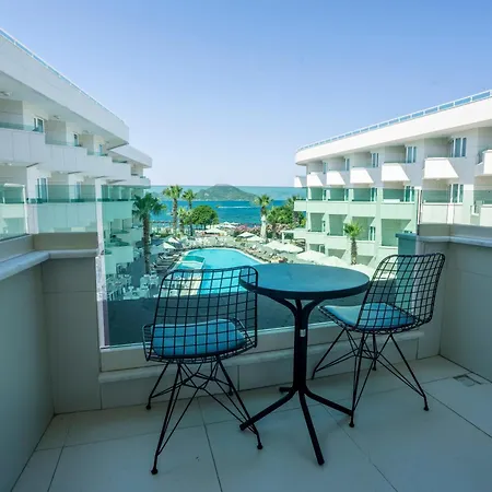 Dragut Point South 4*