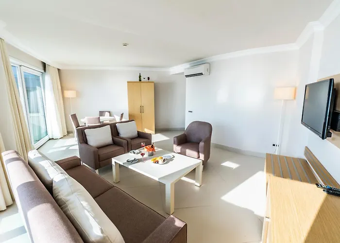 Resort Dragut Point South