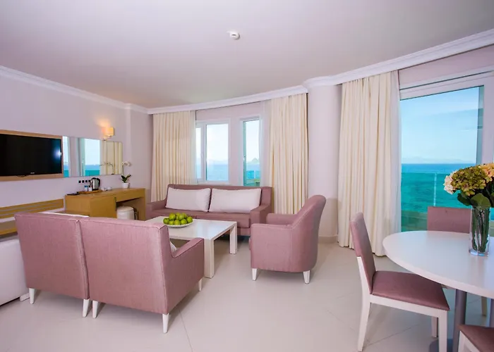 Resort Dragut Point South